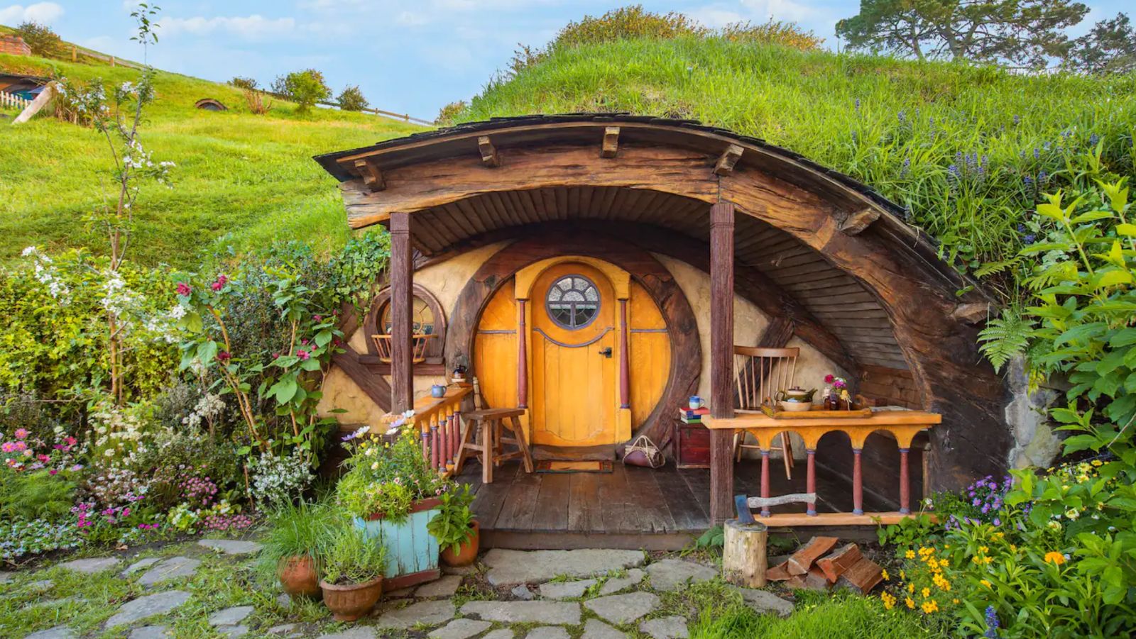 Kolibe iz filma ‘Lord of the Rings’ od sada možete da bukirate na Airbnb-u