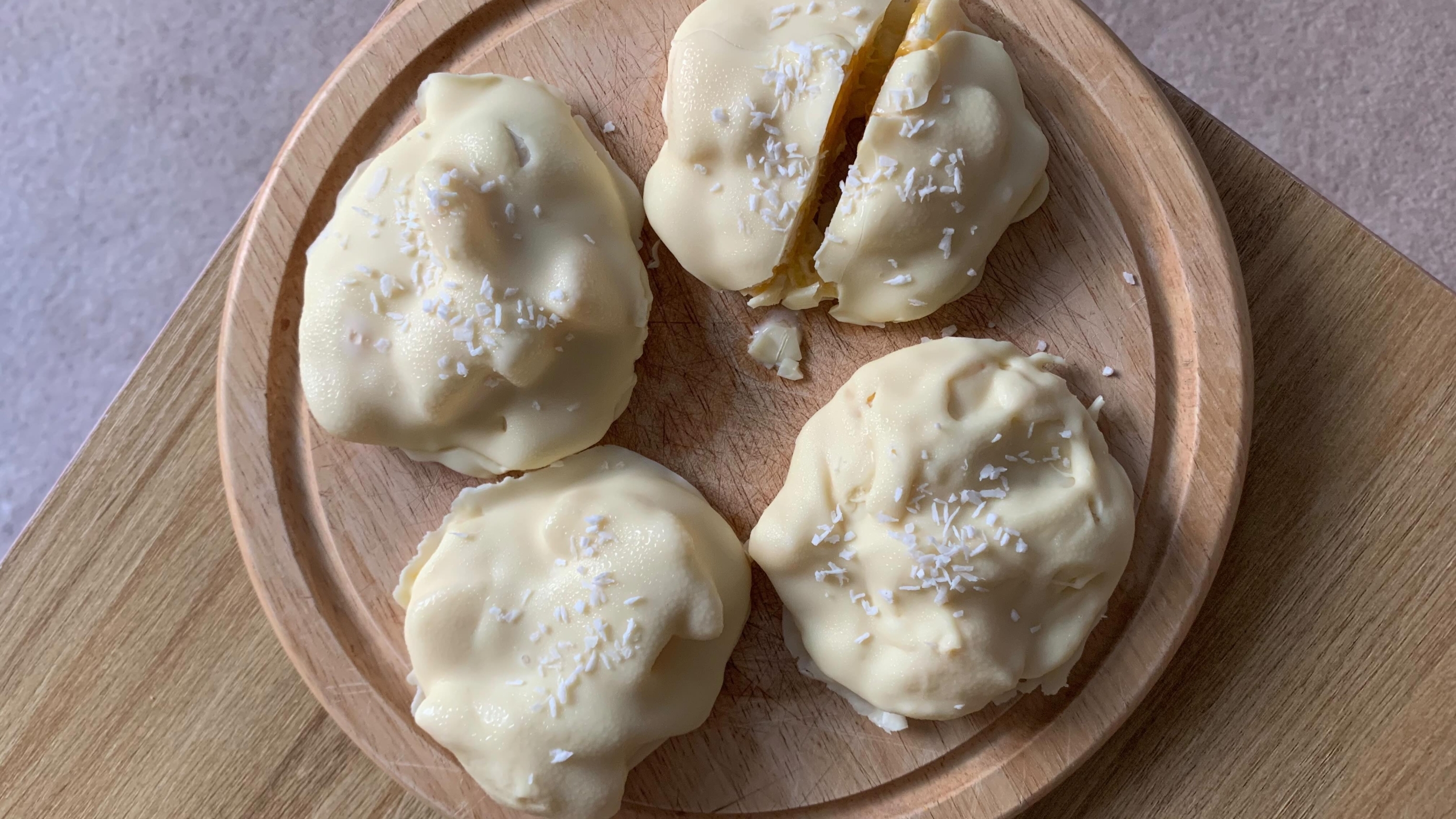 Osvežavajući kolačići sa mangom i belom čokoladom – bez pečenja