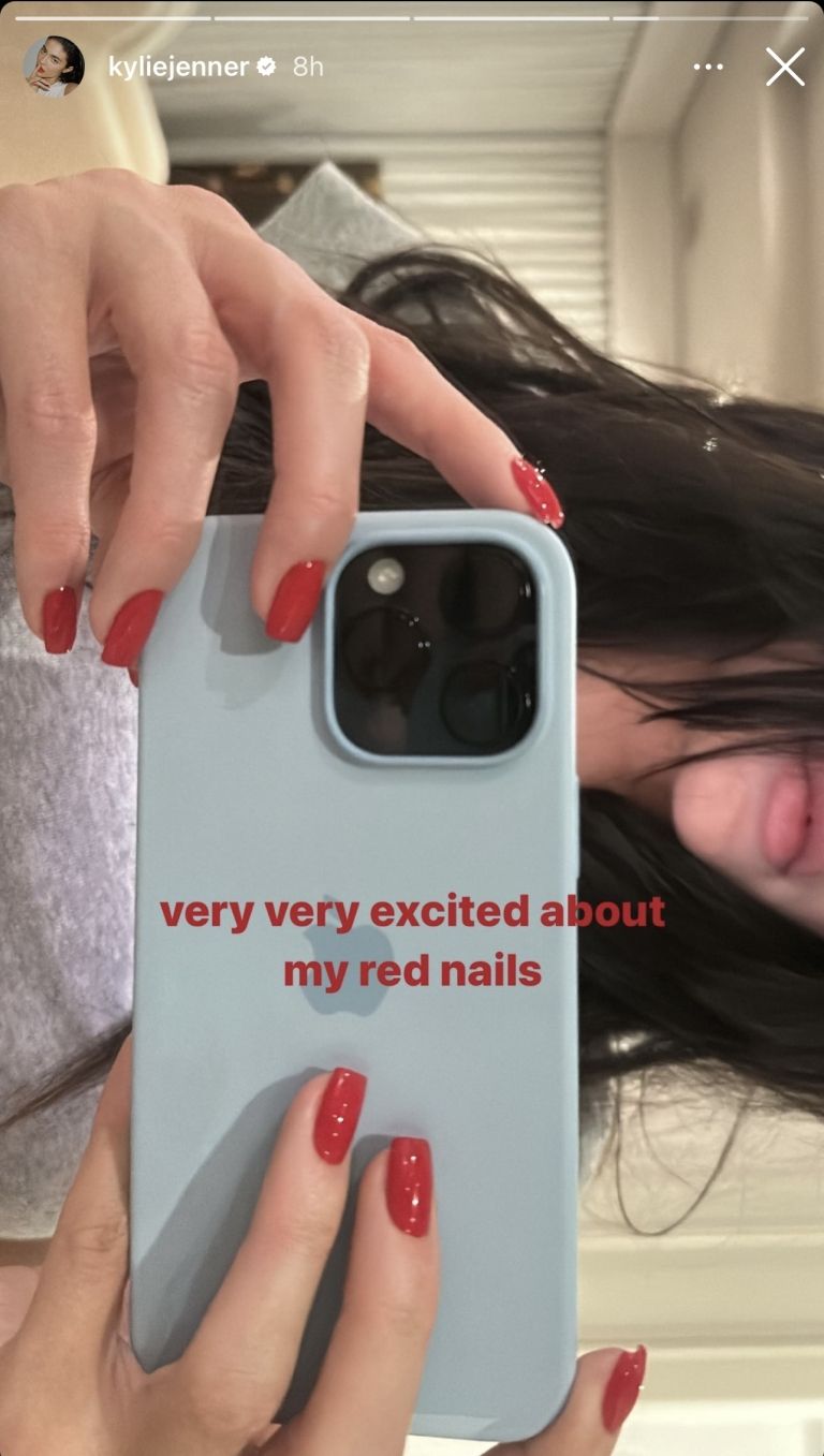 Red nails