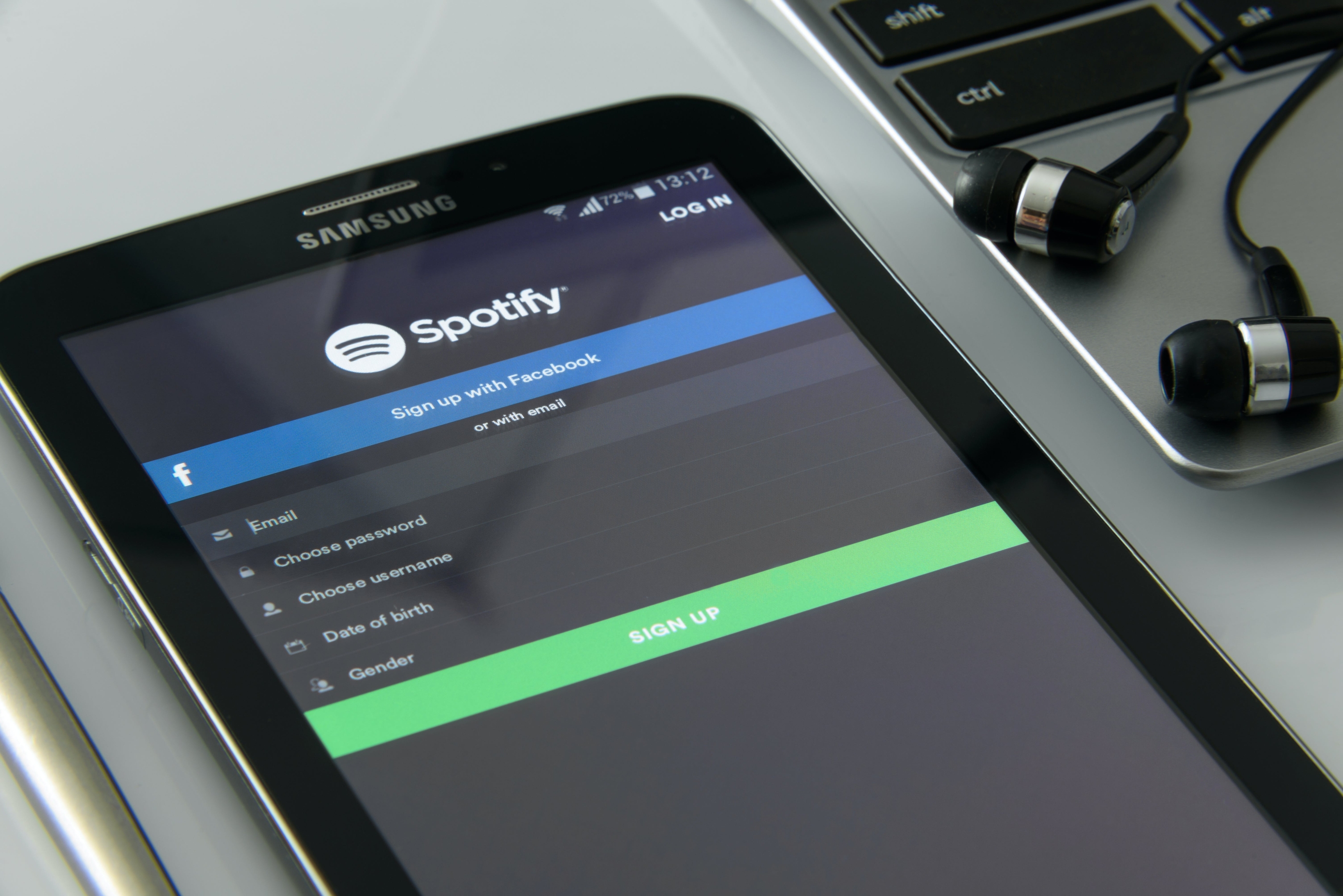 Spotifiy lansiro preko 200.000 audio knjiga, donosimo sve detalje