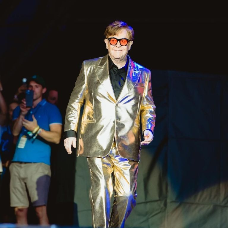 Elton John odeća gde kupiti