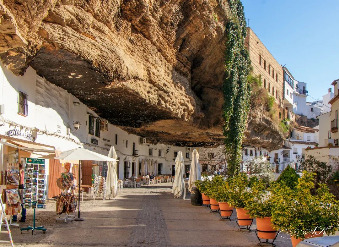 setenil de las bodegas mesto za odmor u španiji