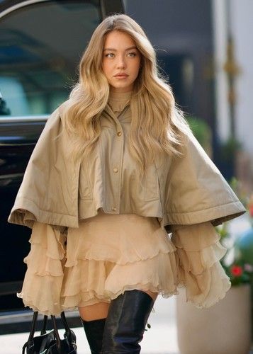 Sydney Sweeney očarala u boho autfitu koji potpisuje Chloé