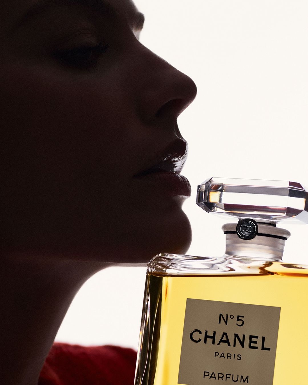 Margot Robbie je postala lice CHANEL N°5 parfema