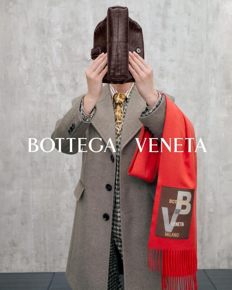 Bottega Veneta Pre-Spring 25 kampanja: Klasični komadi u foksu