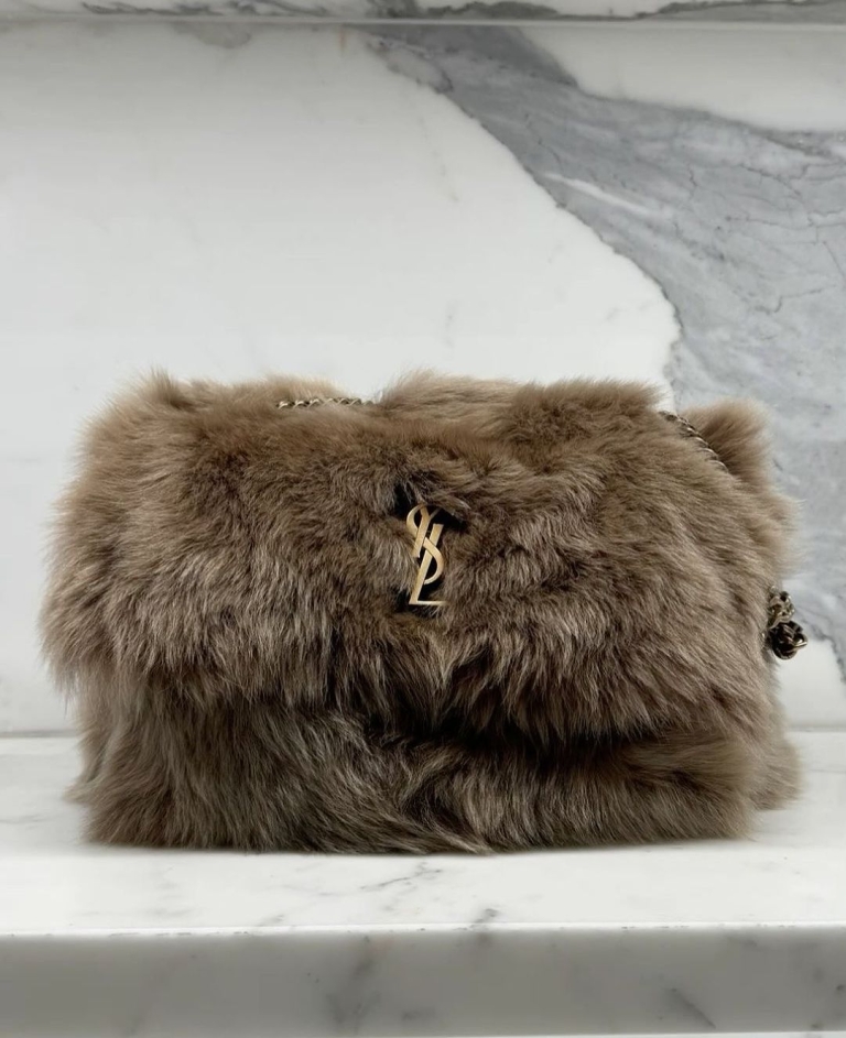 Saint Laurent Niki Oversized Bag In Shearling: Torba koju želimo