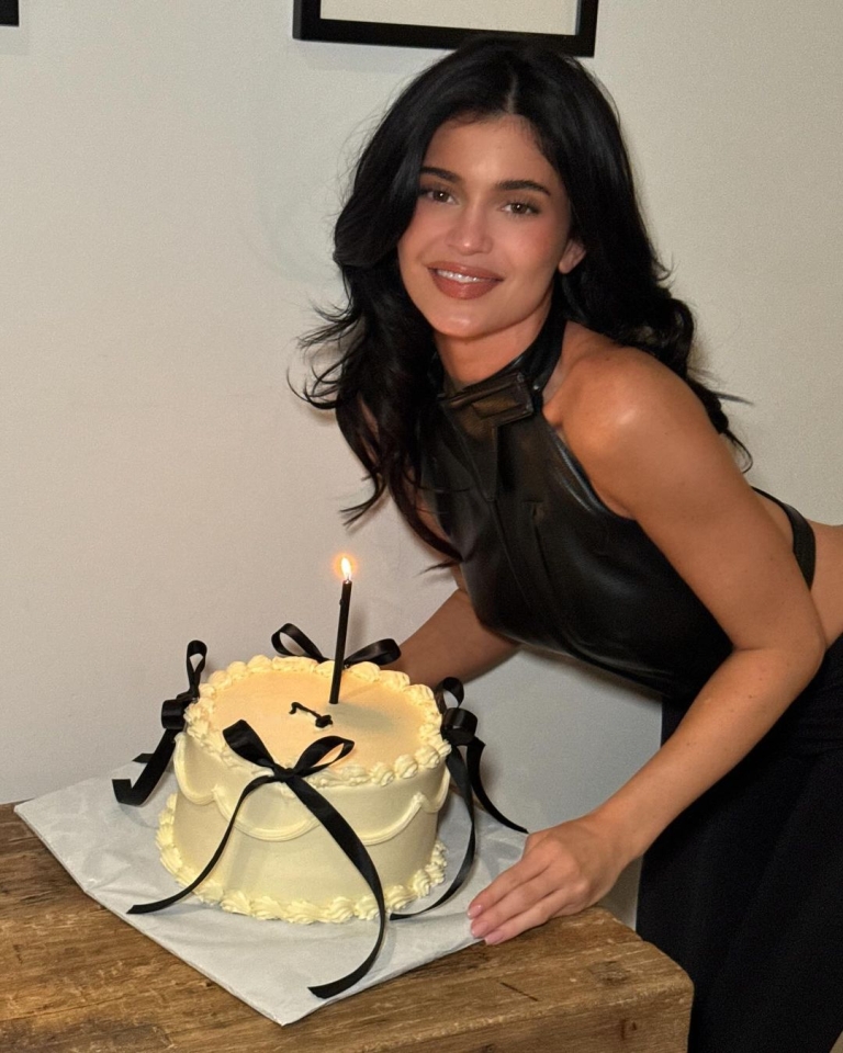 Kendall i Kylie Jenner nameću novi trend koji u fokus stavlja torte