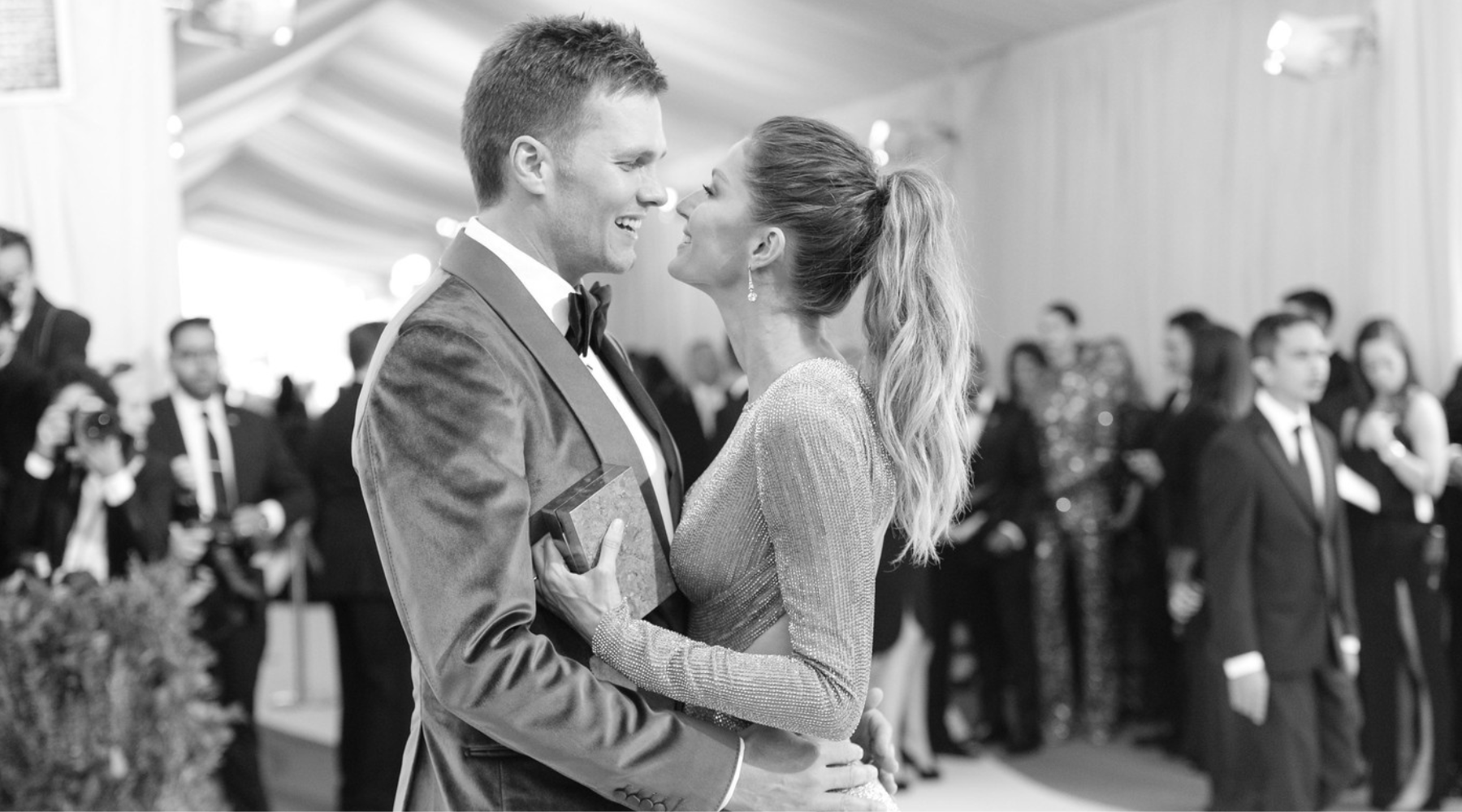 Nakon vesti o trudnoći Gisele Bündchen, Tom Brady započeo niz misterioznih objava na Instagramu