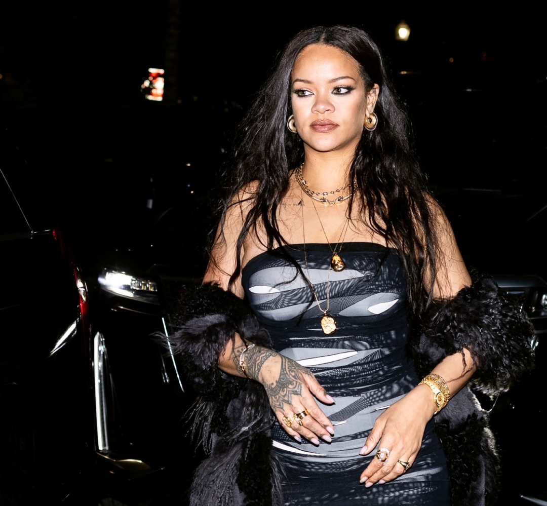 Da li će nas Rihanna ubediti da su iscepane Balenciaga čarape novi trend?