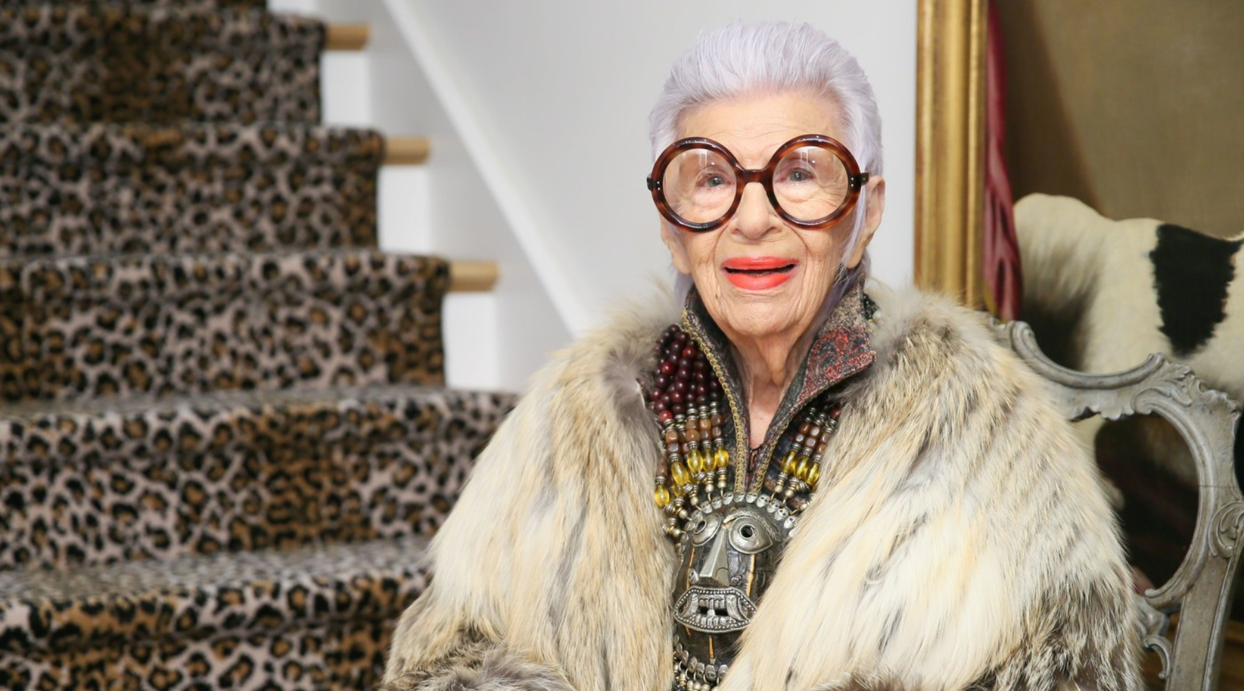 Privatna kolekcija odeće, aksesora i dizajnerskog nameštaja Iris Apfel ide na aukciju