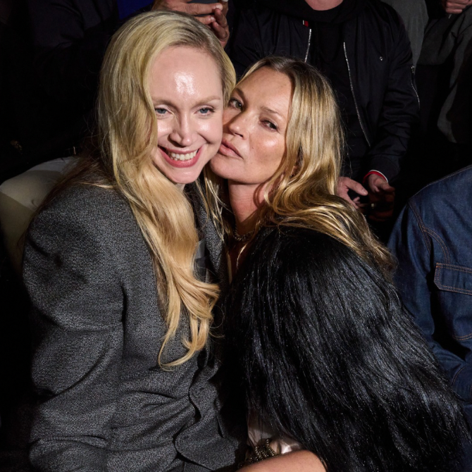 Kate Moss is back – a to dokazuje nova Elisabetta Franchi kampanja