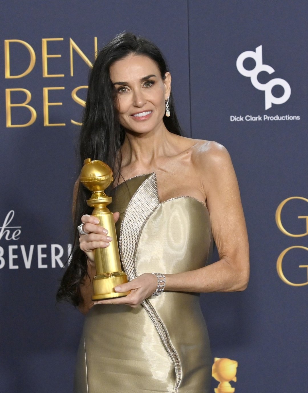 Zlatni globus 2025: Demi Moore osvojila prvu glumačku nagradu, a Timothée i Kylie ponovo su imali date night