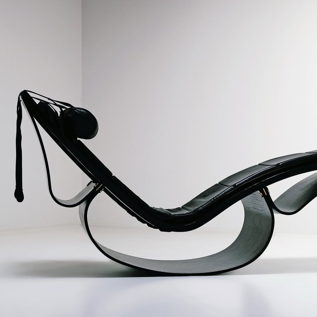 Iconic piece Sofa Rio Rocking Chaise Lounge (1)